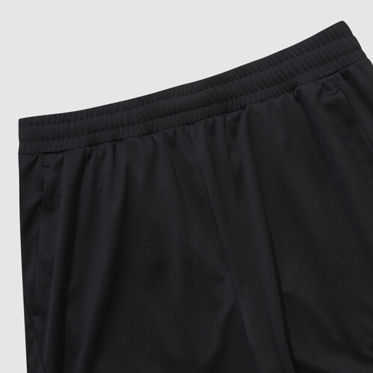 엄브로(UMBRO) PTR 메쉬 풋볼 4.5부 반바지 블랙 UR121SHP38