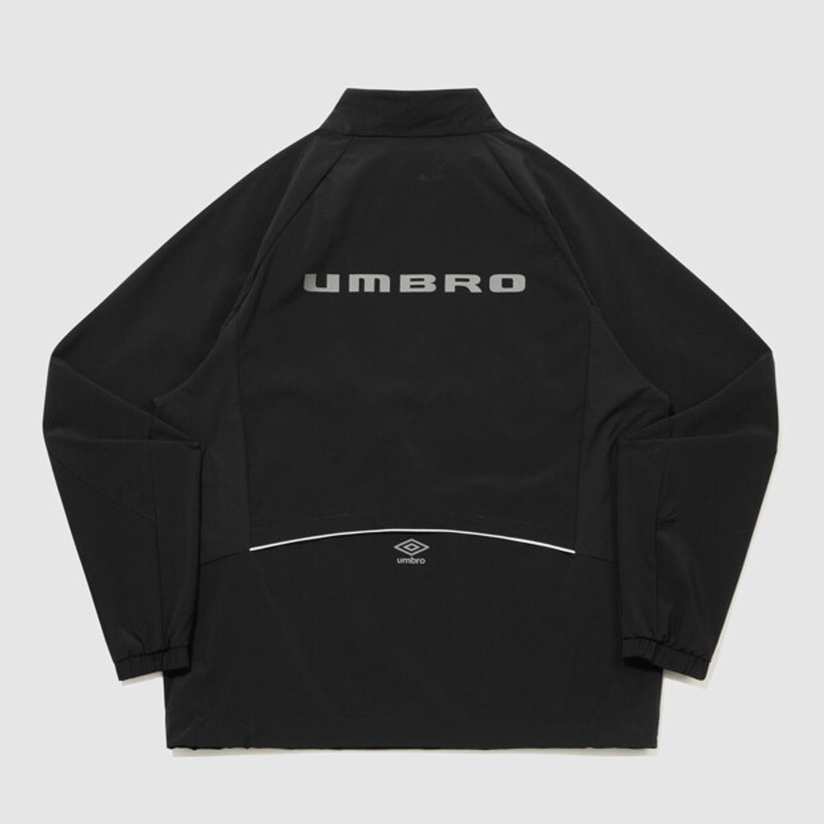 엄브로(UMBRO) 올라운드 스트레치 스탠넥 아노락 블랙 UR121SWT21