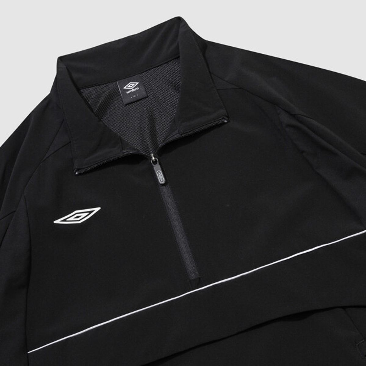 엄브로(UMBRO) 올라운드 스트레치 스탠넥 아노락 블랙 UR121SWT21