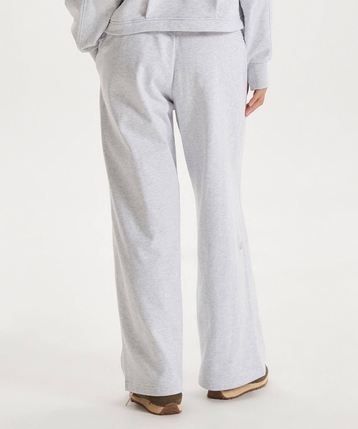 뉴발란스(NEW BALANCE) NBMLG1W222 / WOMEN 에센셜 와이드팬츠 (LIGHT GRAY)