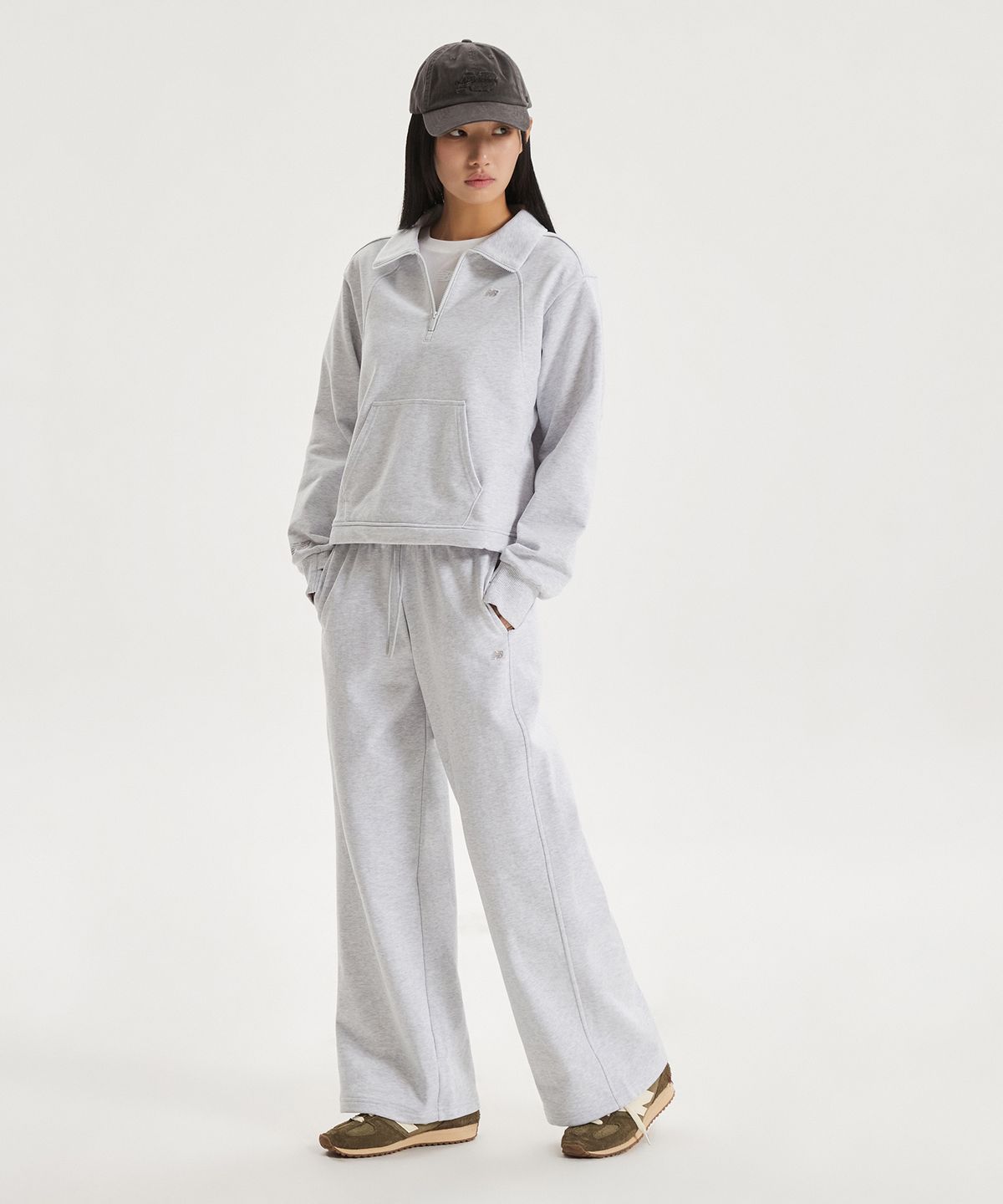 뉴발란스(NEW BALANCE) NBMLG1W222 / WOMEN 에센셜 와이드팬츠 (LIGHT GRAY)