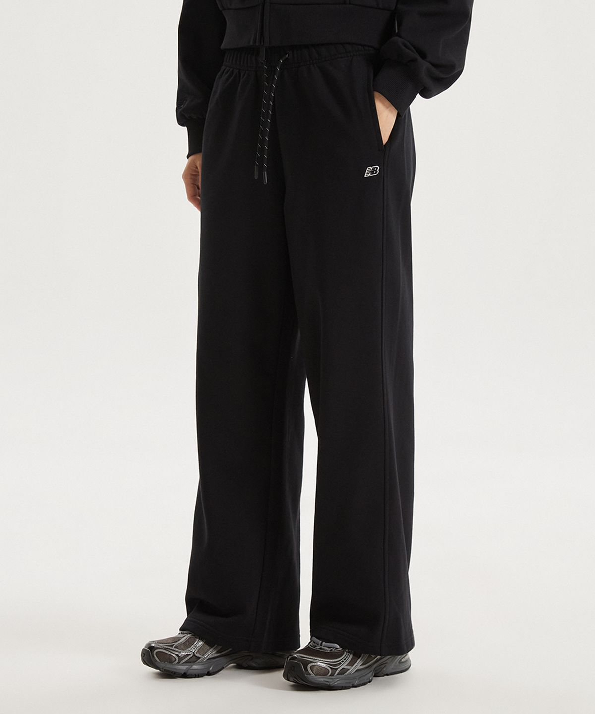 뉴발란스(NEW BALANCE) NBMLG1W222 / WOMEN 에센셜 와이드팬츠 (BLACK)
