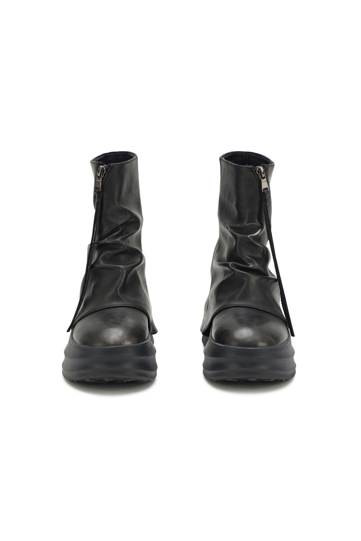 다이닛(DEINET) ZIPPER CURVED LINE FLATFORM BOOTS IN BLACK