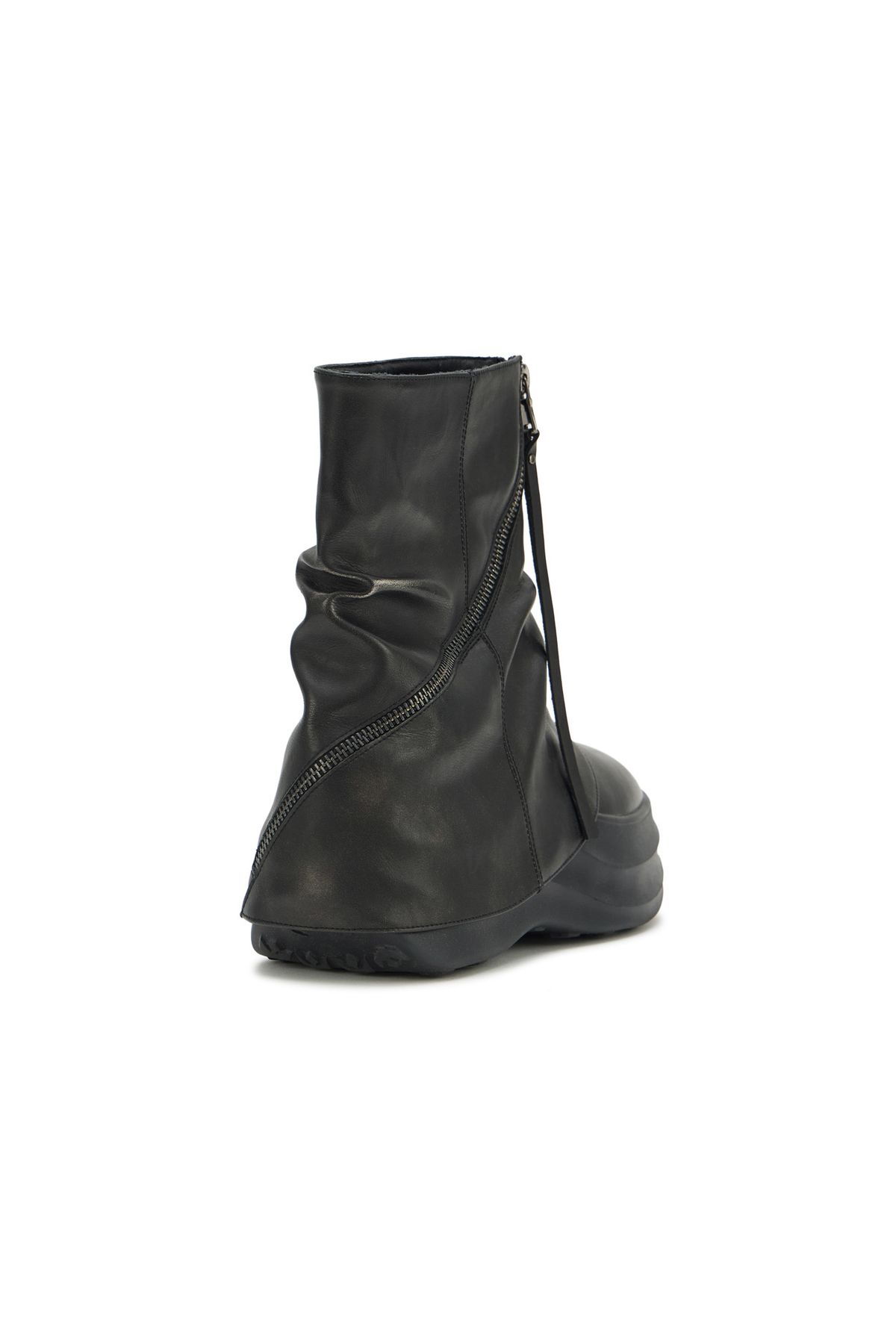 다이닛(DEINET) ZIPPER CURVED LINE FLATFORM BOOTS IN BLACK