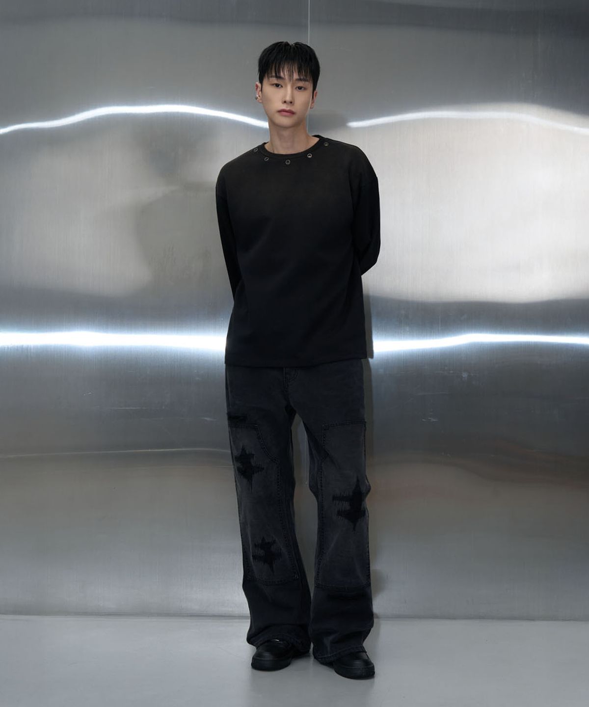 피치블랙(PITCHBLACK) EYELET CROSS WASHED LONG SLEEVE  (BLACK)