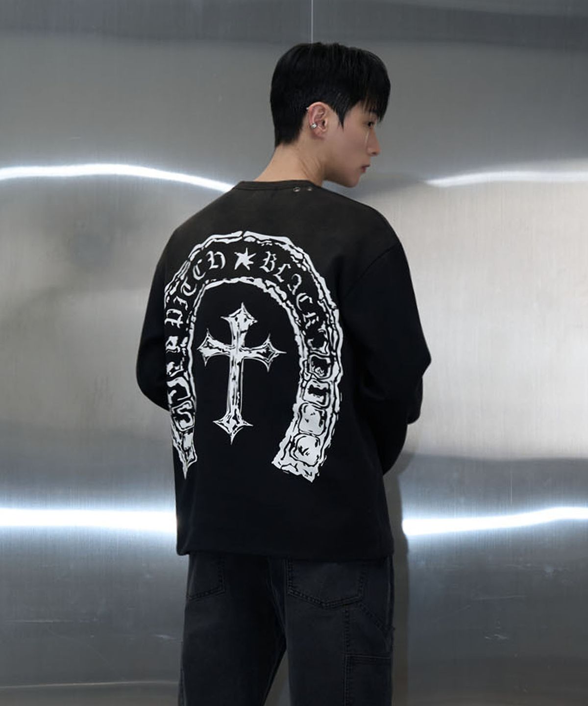 피치블랙(PITCHBLACK) EYELET CROSS WASHED LONG SLEEVE  (BLACK)