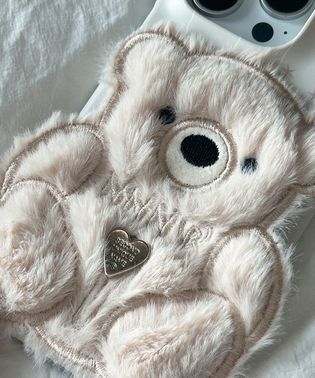 세컨드유니크네임(SECOND UNIQUE NAME) SUN CASE PATCH COZY BEAR IVORY