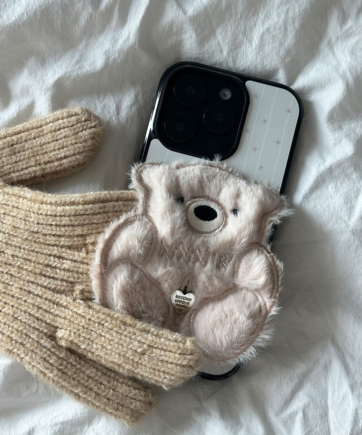 세컨드유니크네임(SECOND UNIQUE NAME) SUN CASE PATCH COZY BEAR IVORY (GLOSSY BLACK)