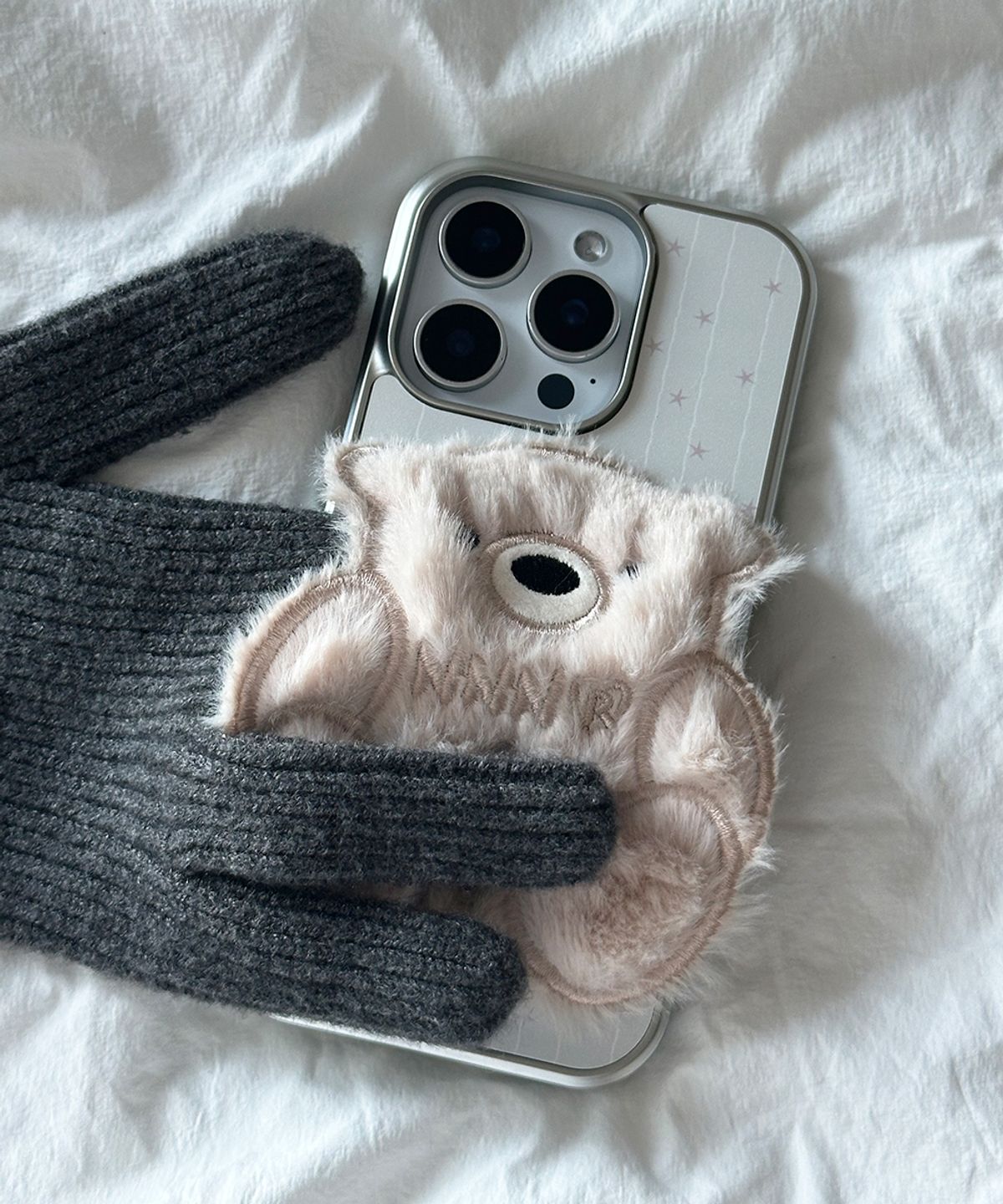 세컨드유니크네임(SECOND UNIQUE NAME) SUN CASE PATCH COZY BEAR IVORY (GLOSSY SILVER)