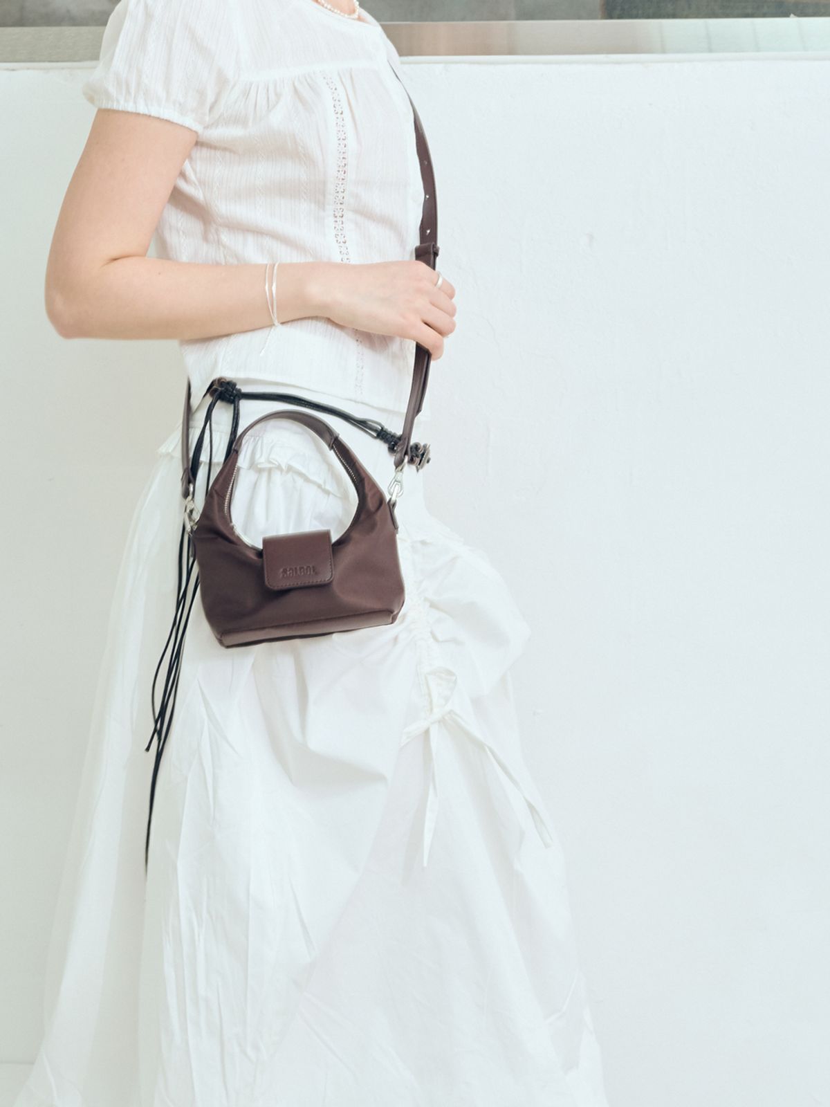 샐볼(SALBOL) PETIT APPEL BAG [BROWN]