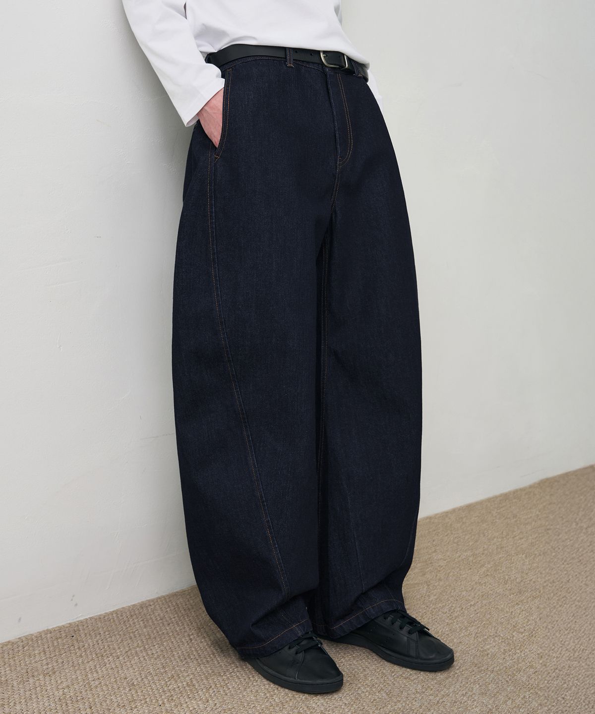 드로우핏(DRAW FIT) 와이드 커브드 트루 데님 팬츠 [DARK BLUE]