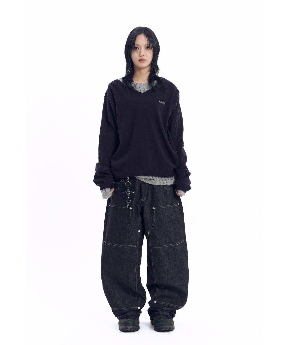 아캄(AAKAM) Layered V-Neck Knit (Black)