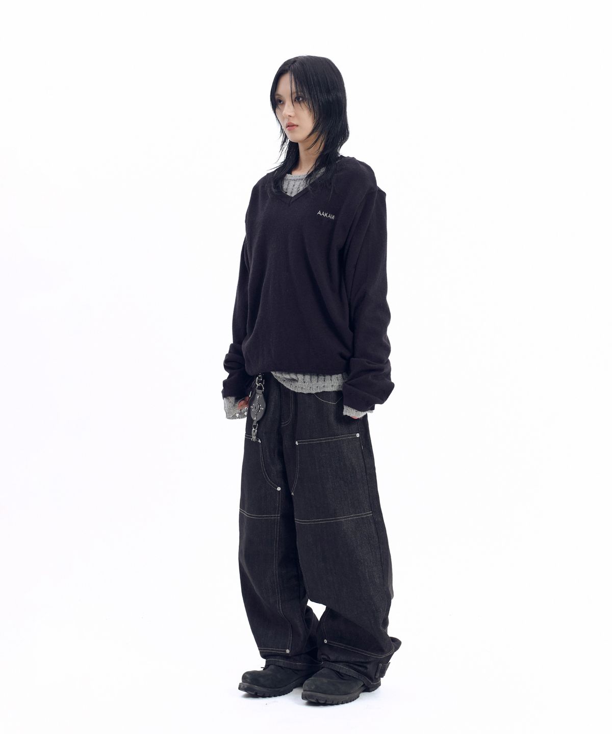 아캄(AAKAM) Layered V-Neck Knit (Black)