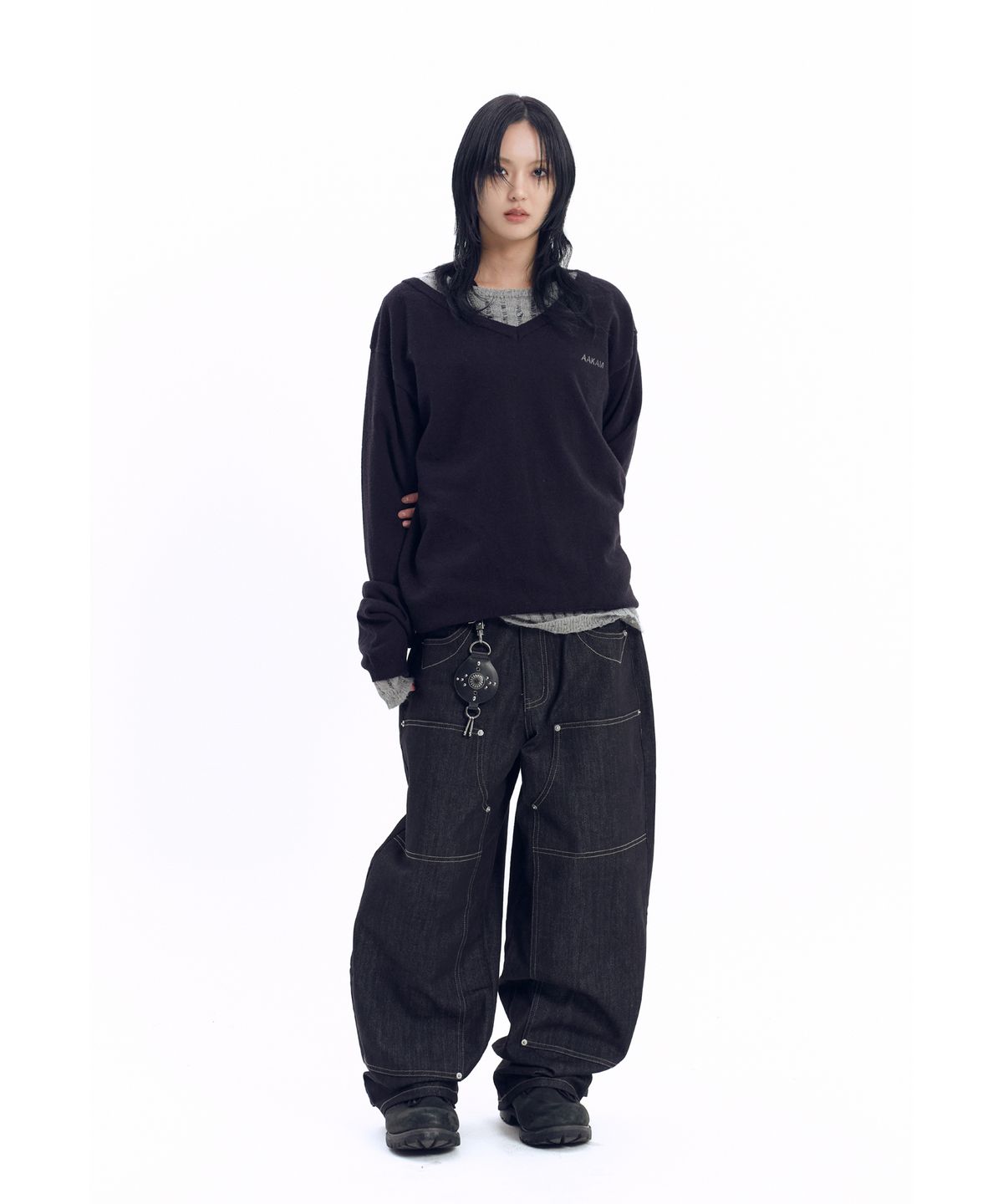 아캄(AAKAM) Layered V-Neck Knit (Black)