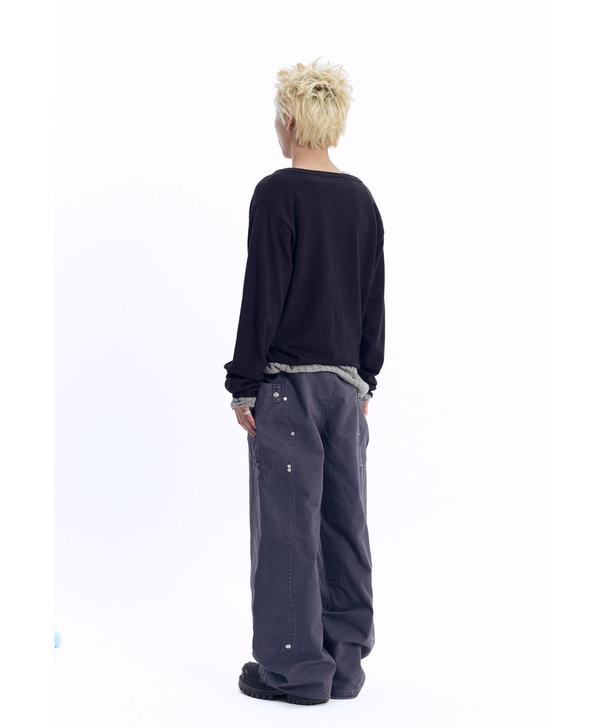 아캄(AAKAM) Layered V-Neck Knit (Black)