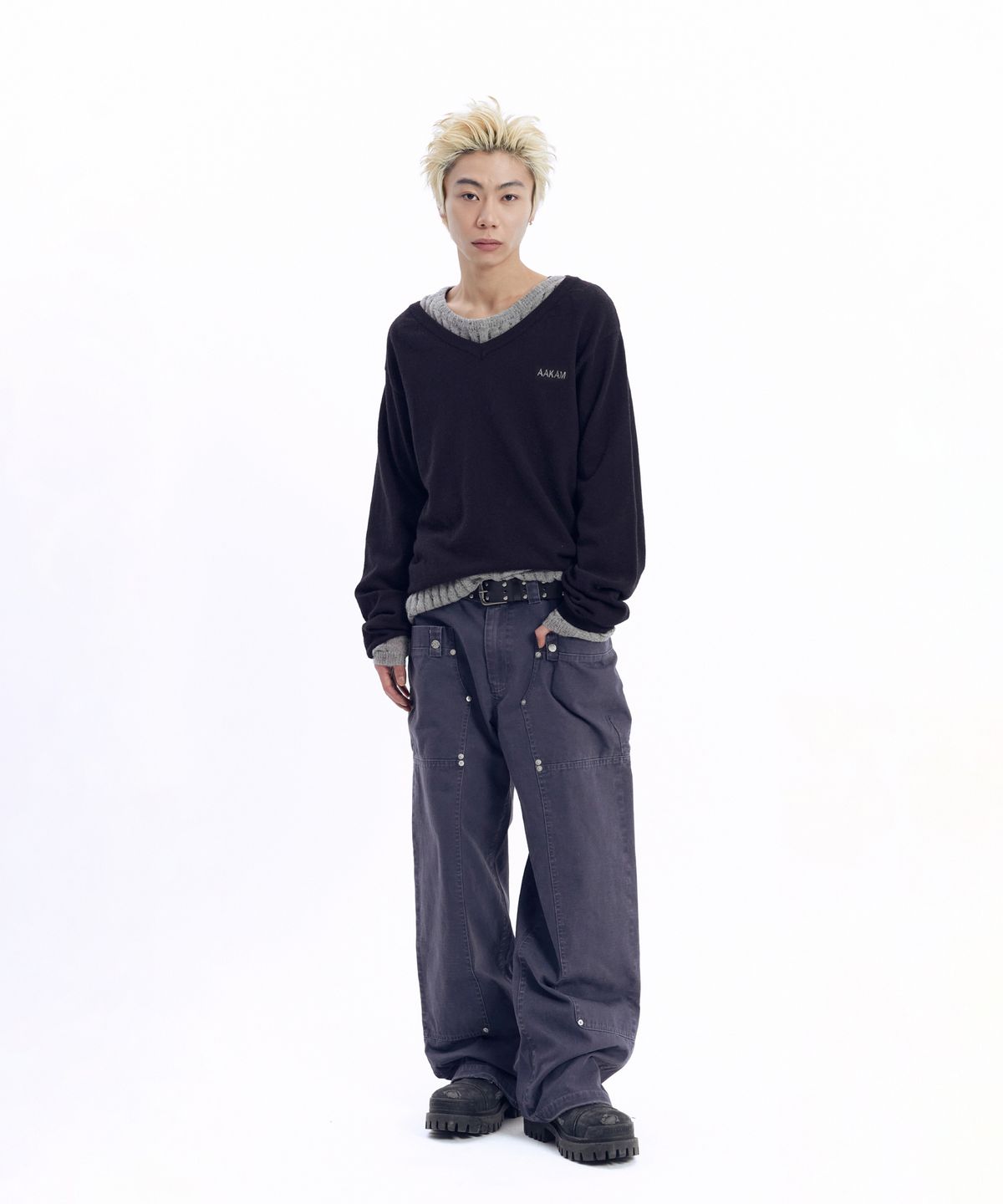 아캄(AAKAM) Layered V-Neck Knit (Black)