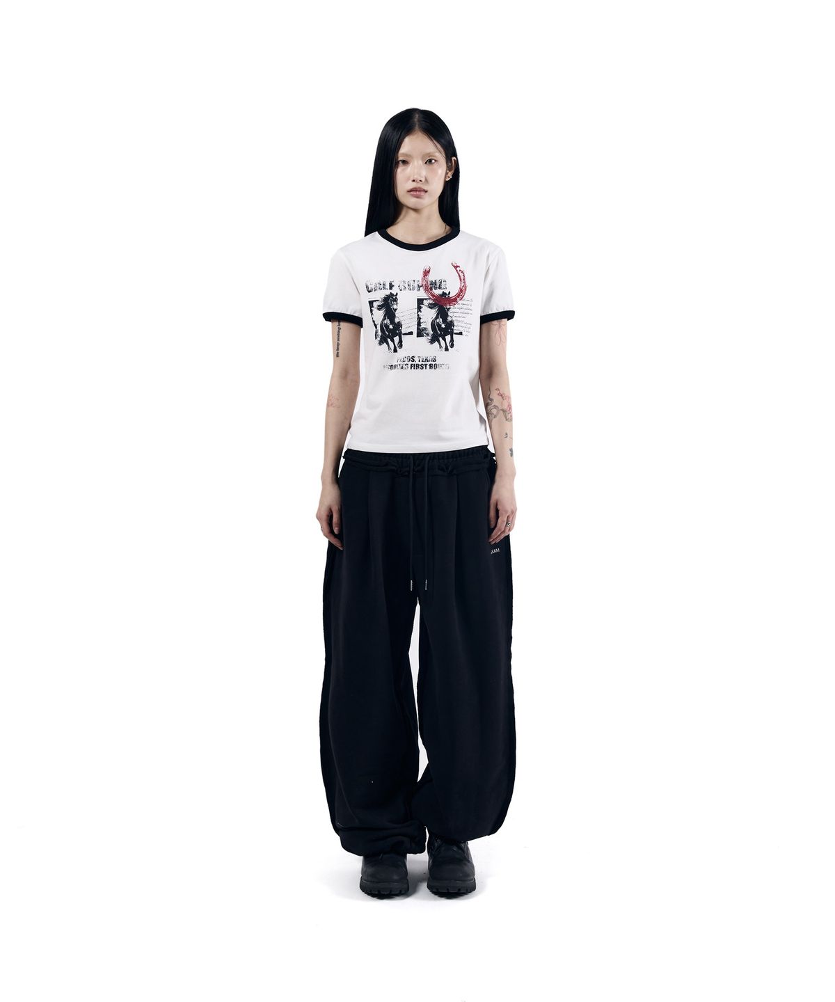 아캄(AAKAM) Horseshoe Ringer Top (White)