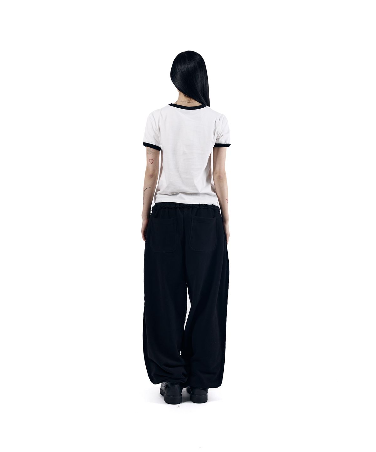 아캄(AAKAM) Horseshoe Ringer Top (White)