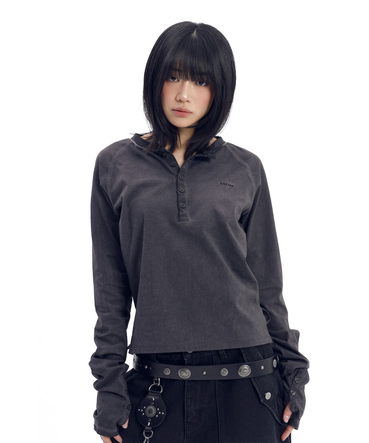 아캄(AAKAM) Dust Henry Neck Long Sleeve (Black)