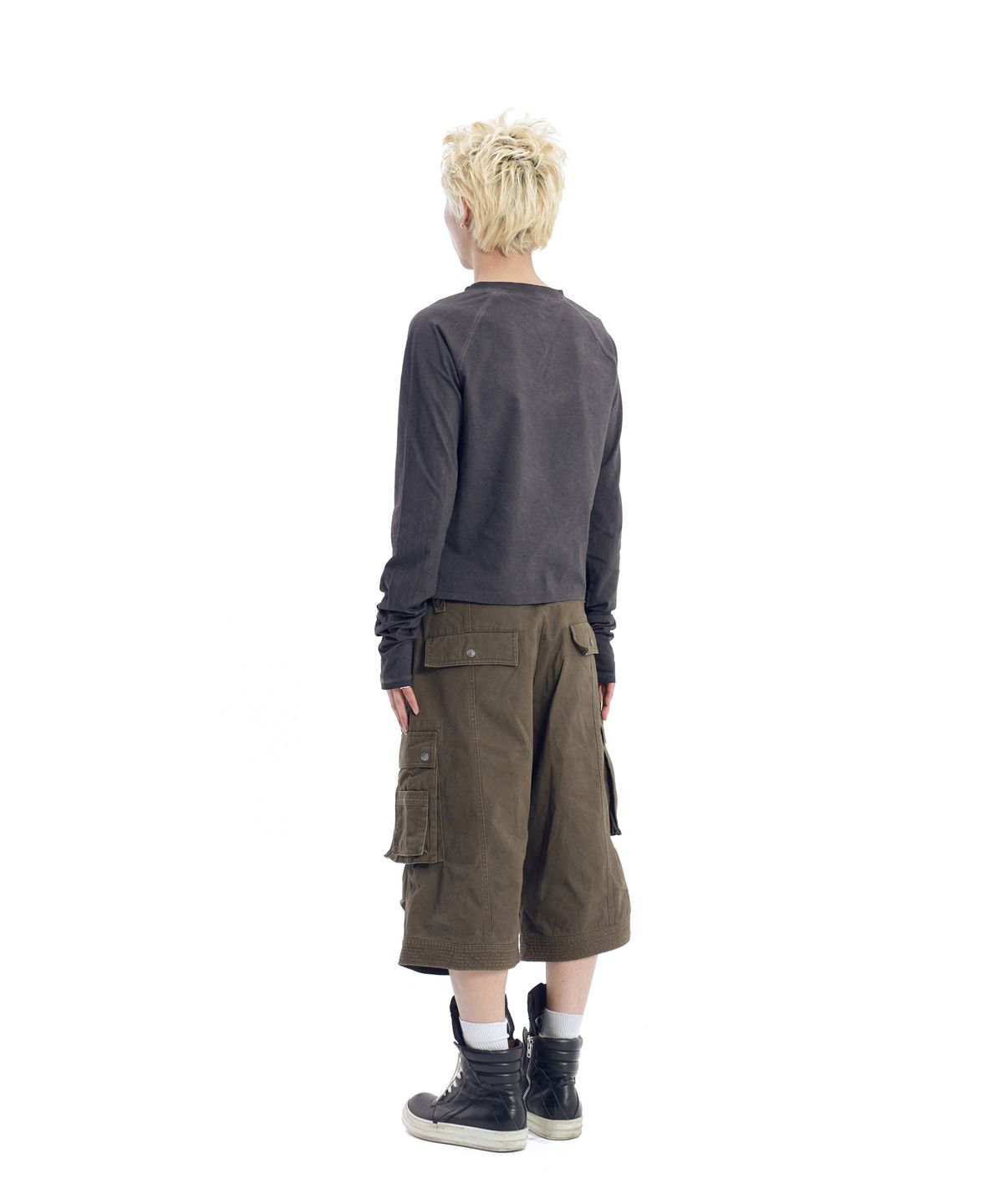 아캄(AAKAM) Dust Henry Neck Long Sleeve (Black)
