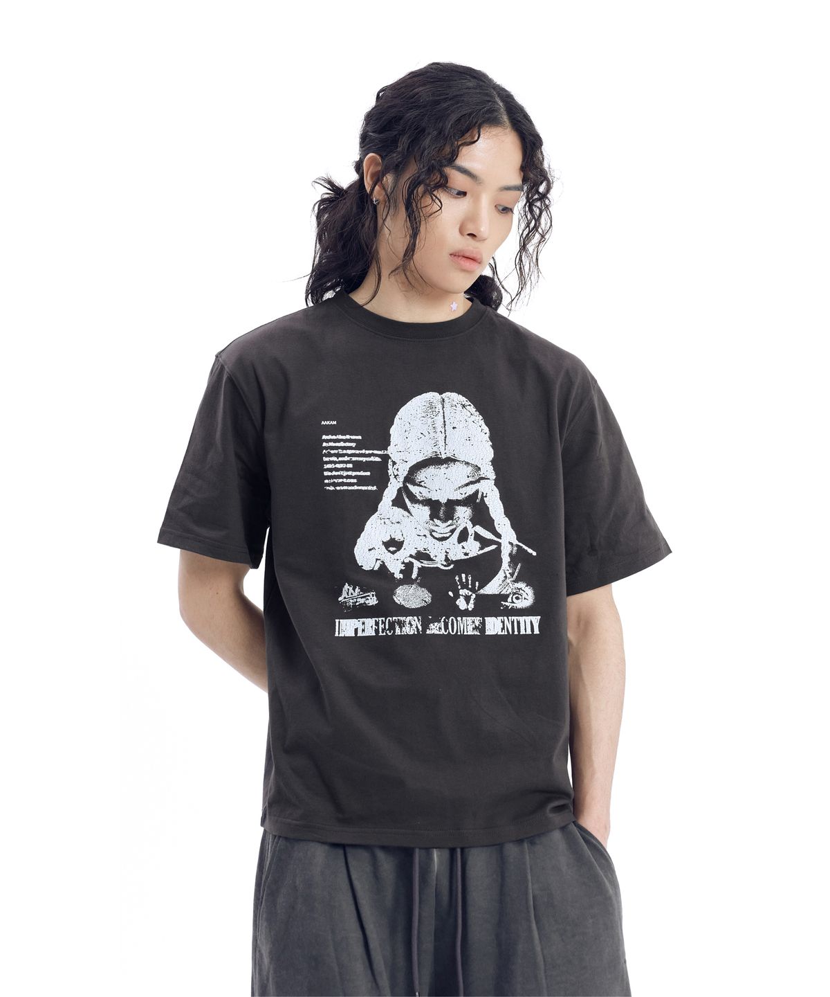 아캄(AAKAM) Annie Half Top (Dark Gray)