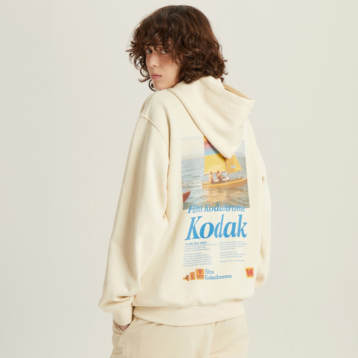 코닥(KODAK) 씨너리 그래픽 후드 티셔츠 IVORY