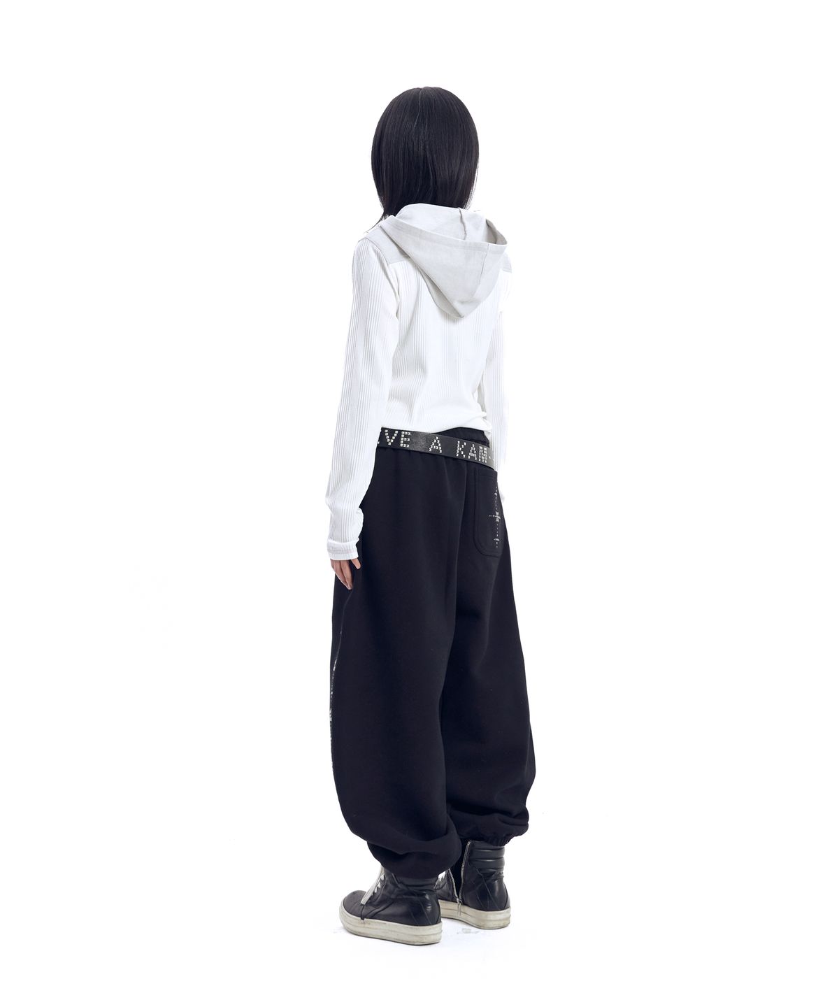 아캄(AAKAM) Ribbed Contrast Button Hoodie (Ivory)