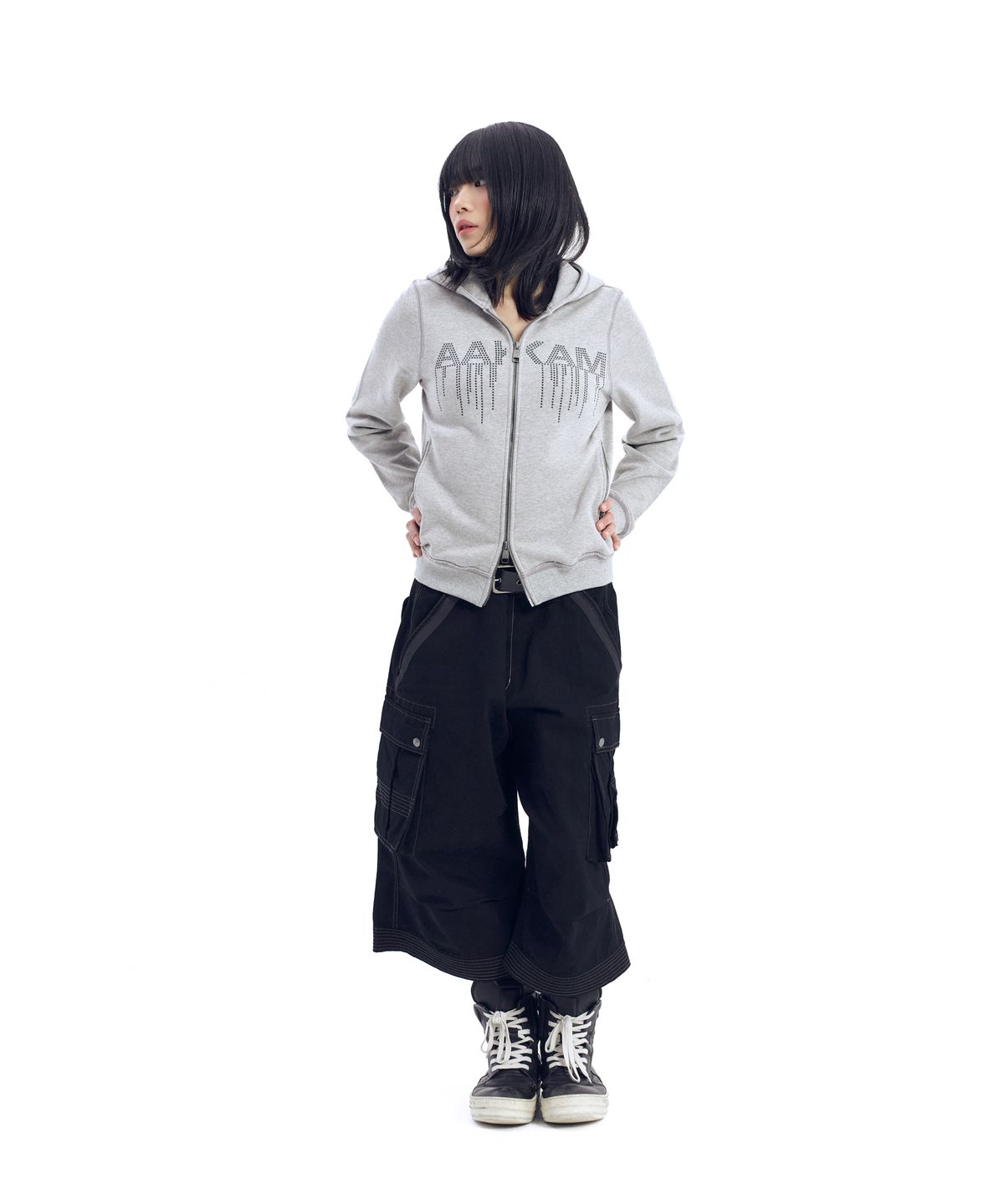 아캄(AAKAM) AKM Rhinestone Zip-Up Hoodie (Gray)