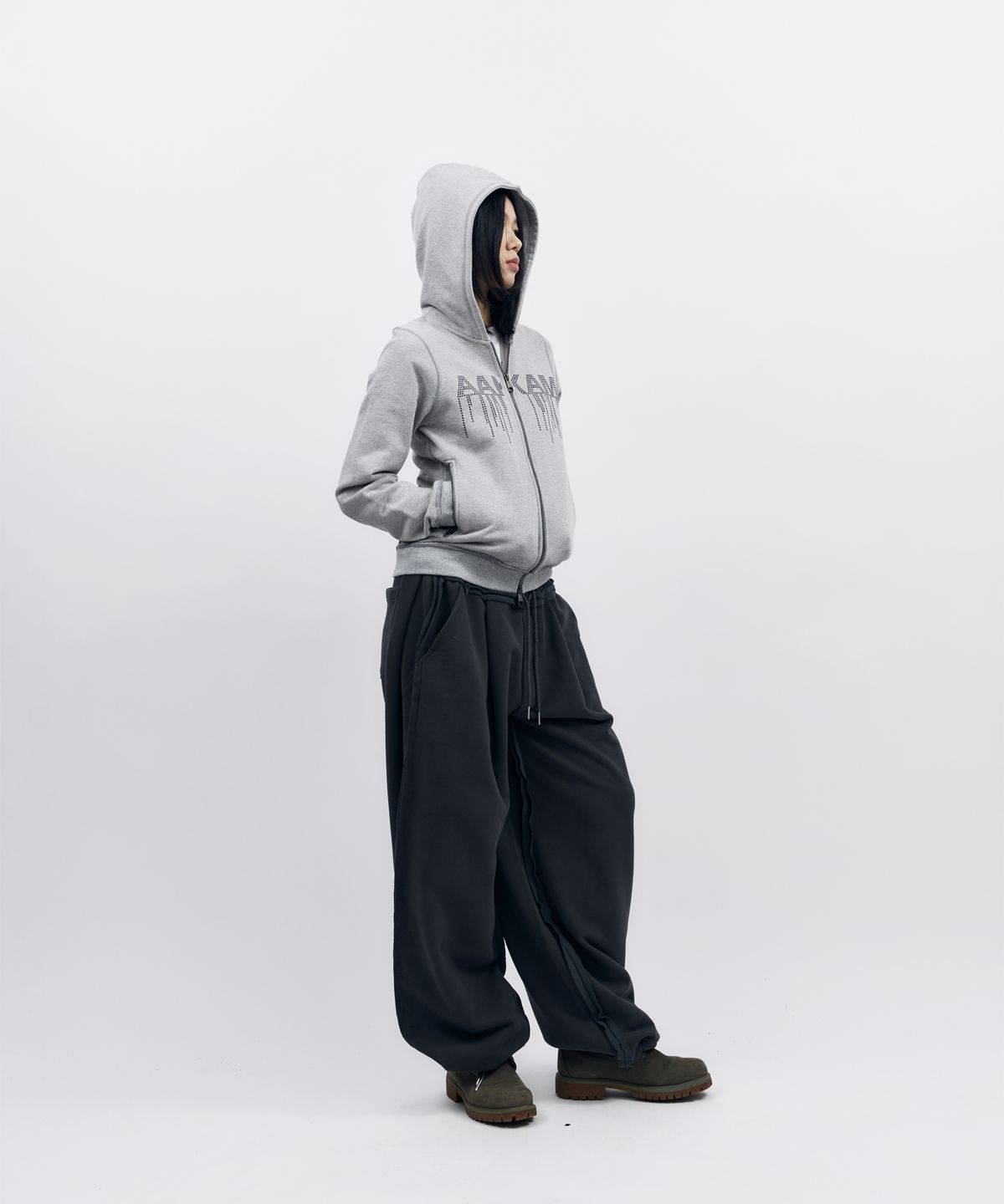 아캄(AAKAM) AKM Rhinestone Zip-Up Hoodie (Gray)