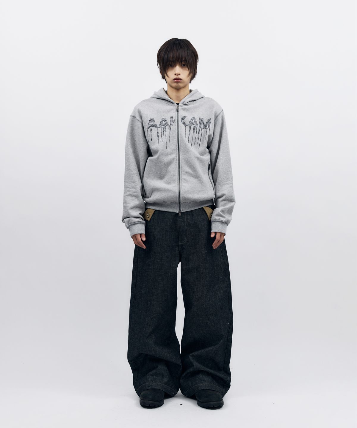 아캄(AAKAM) AKM Rhinestone Zip-Up Hoodie (Gray)