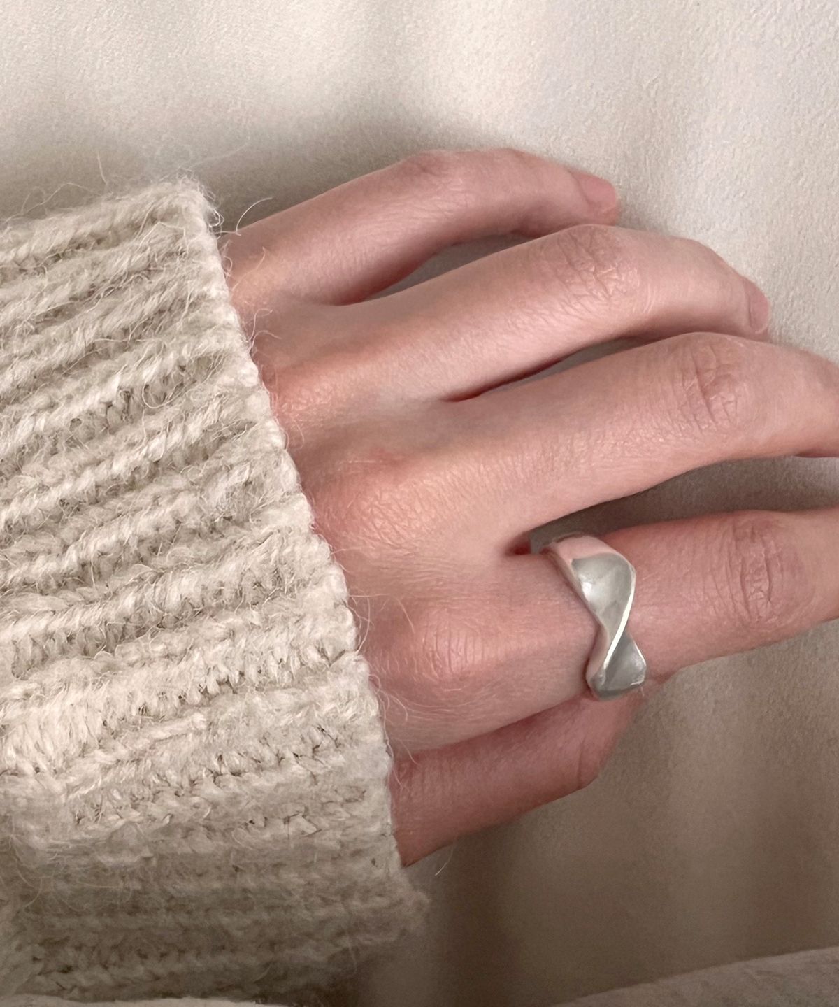 시에가하우스(SIEGA HOUSE) RIBBON RING (SOFT)