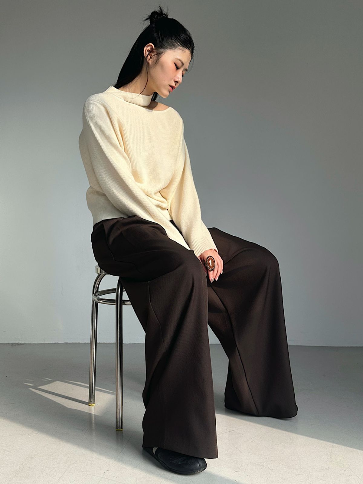 아포엠(APOEM) Offset Choker Knit (3C)