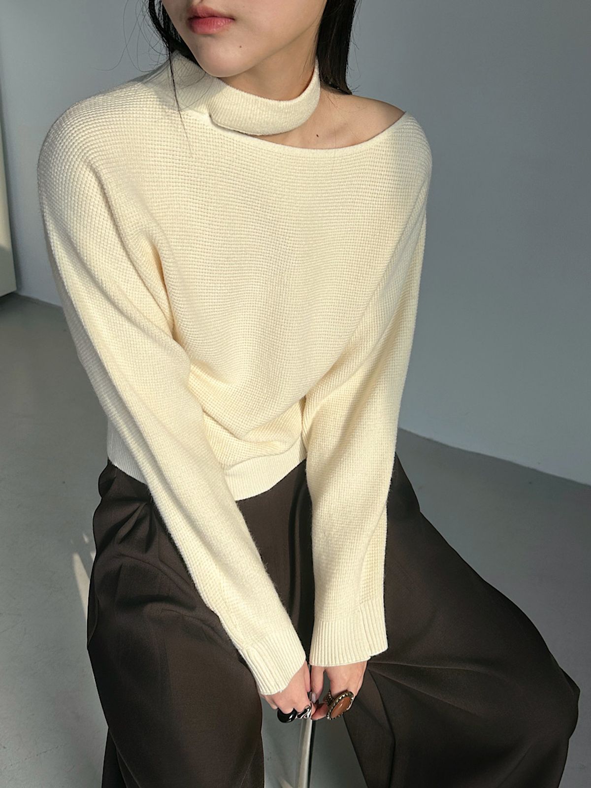 아포엠(APOEM) Offset Choker Knit (3C)