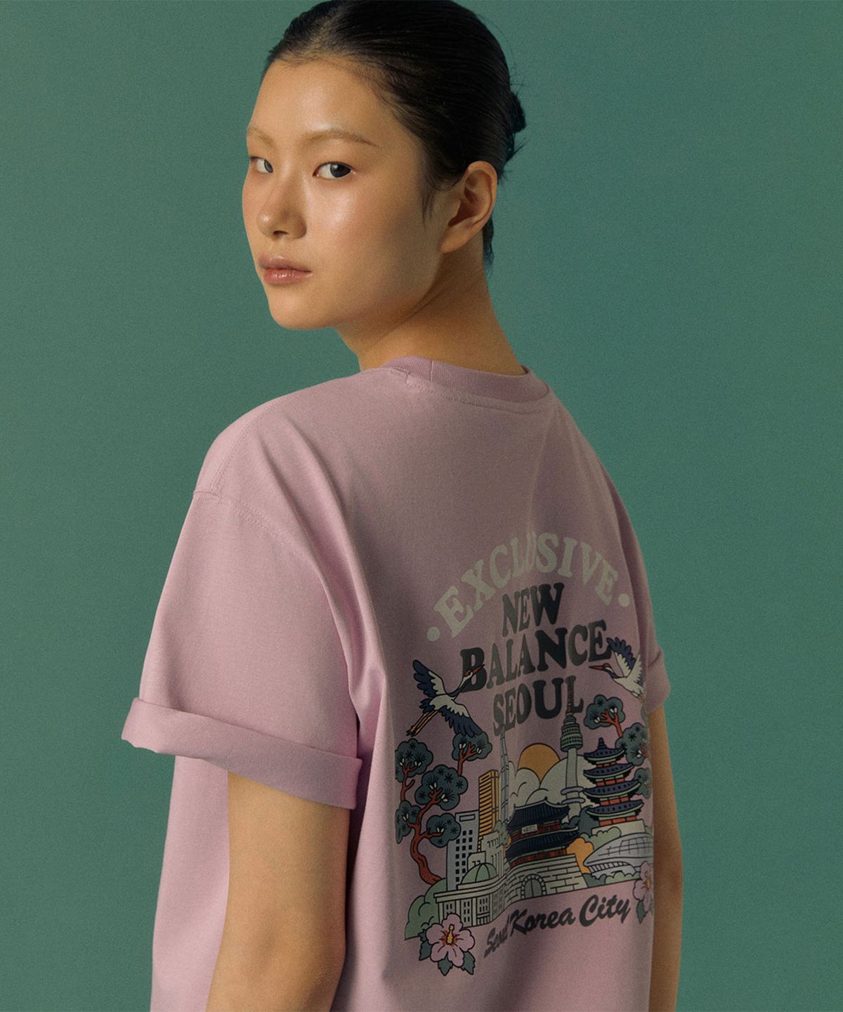뉴발란스(NEW BALANCE) NBNEG3A073 / UNI NB 서울 랜드마크 반팔티 (PINK)