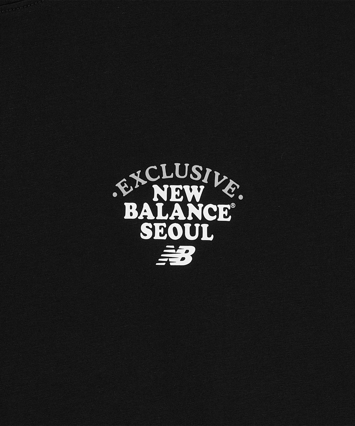 뉴발란스(NEW BALANCE) NBNEG3A073 / UNI NB 서울 랜드마크 반팔티 (BLACK)