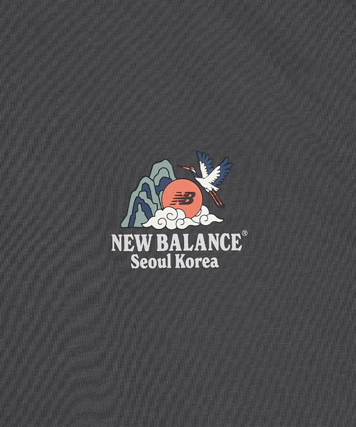 뉴발란스(NEW BALANCE) NBNEG3A063 / UNI NB 서울 타이거 2.0 반팔티 (CHARCOAL)