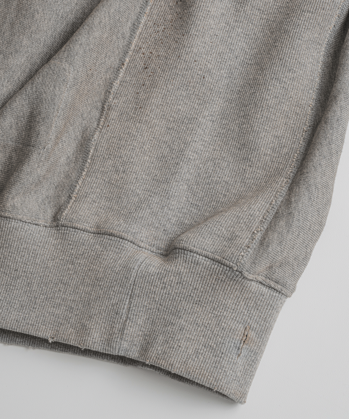 비헤비어(BEHEAVYER) DISTRESSED REVERSEWEAVE SWEAT SHIRTS dust grey