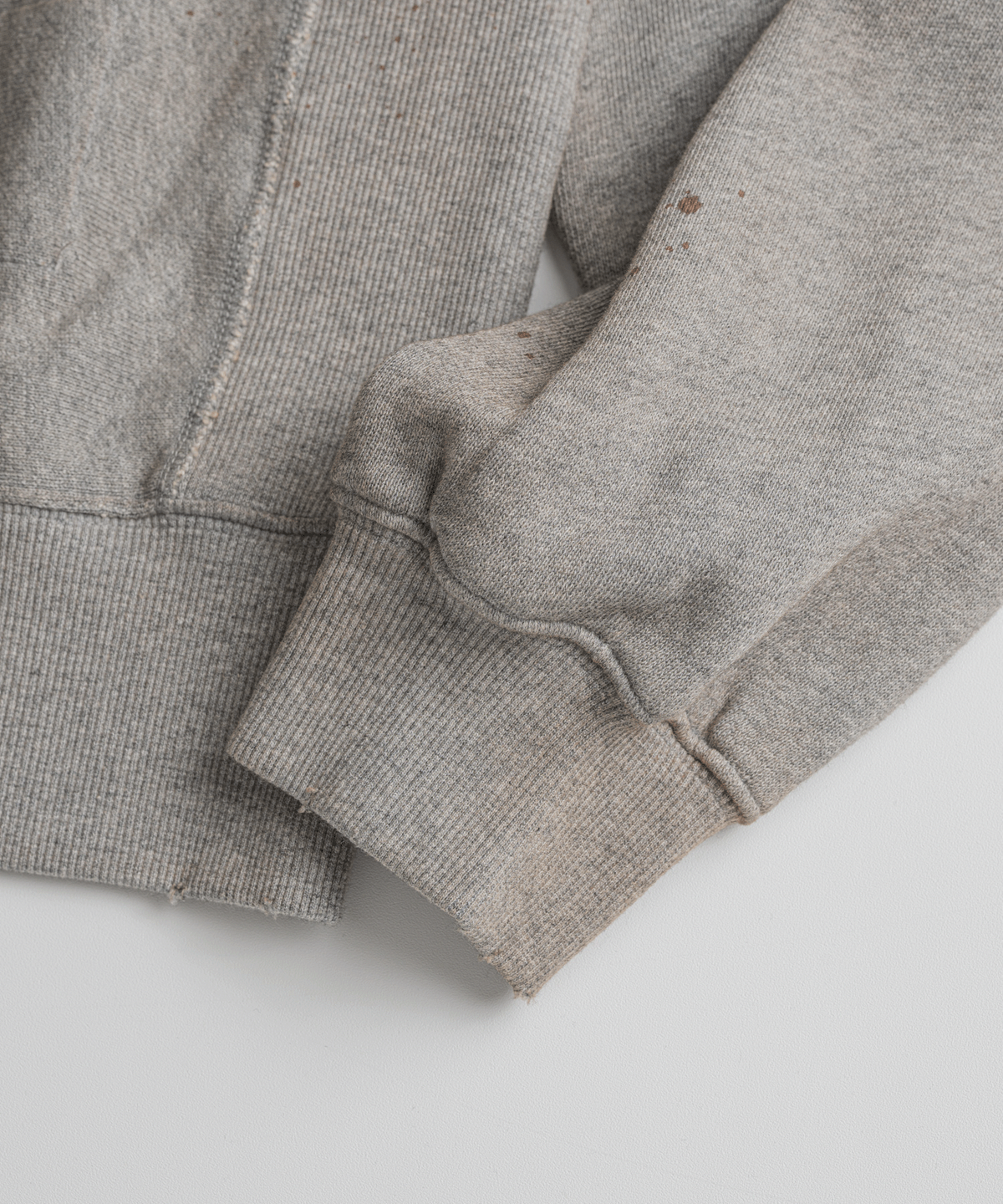 비헤비어(BEHEAVYER) DISTRESSED REVERSEWEAVE SWEAT SHIRTS dust grey