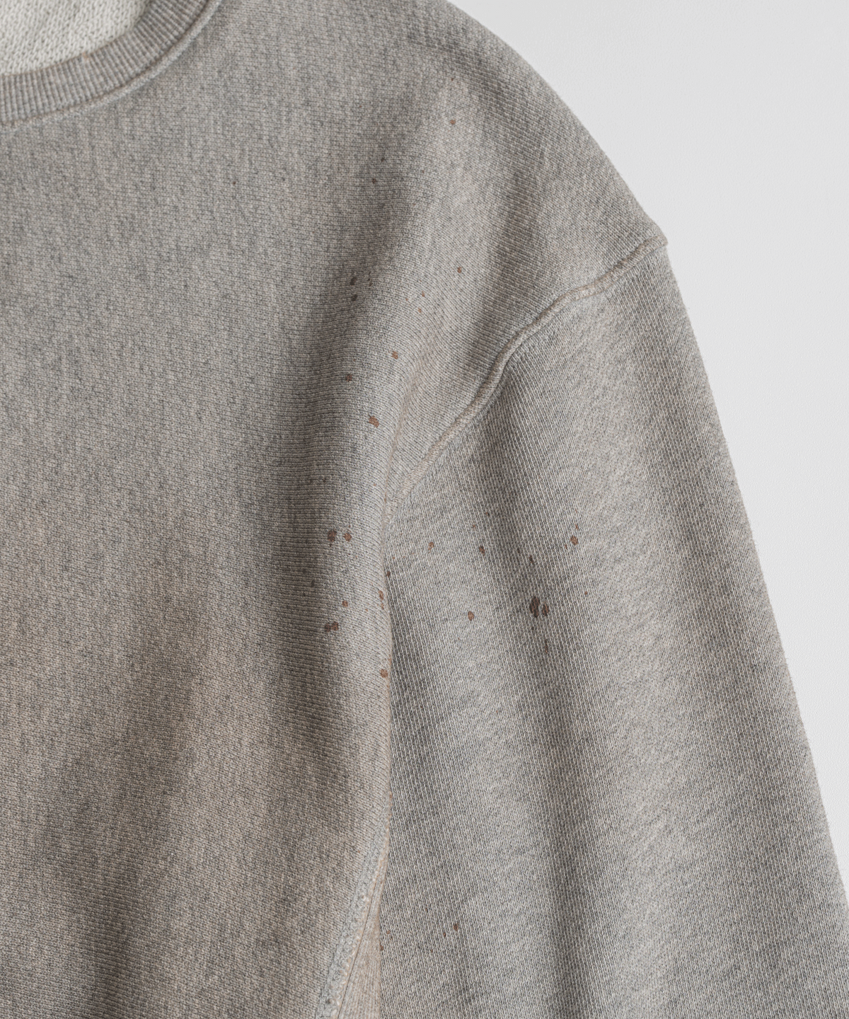 비헤비어(BEHEAVYER) DISTRESSED REVERSEWEAVE SWEAT SHIRTS dust grey