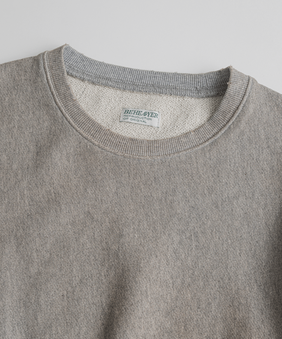 비헤비어(BEHEAVYER) DISTRESSED REVERSEWEAVE SWEAT SHIRTS dust grey