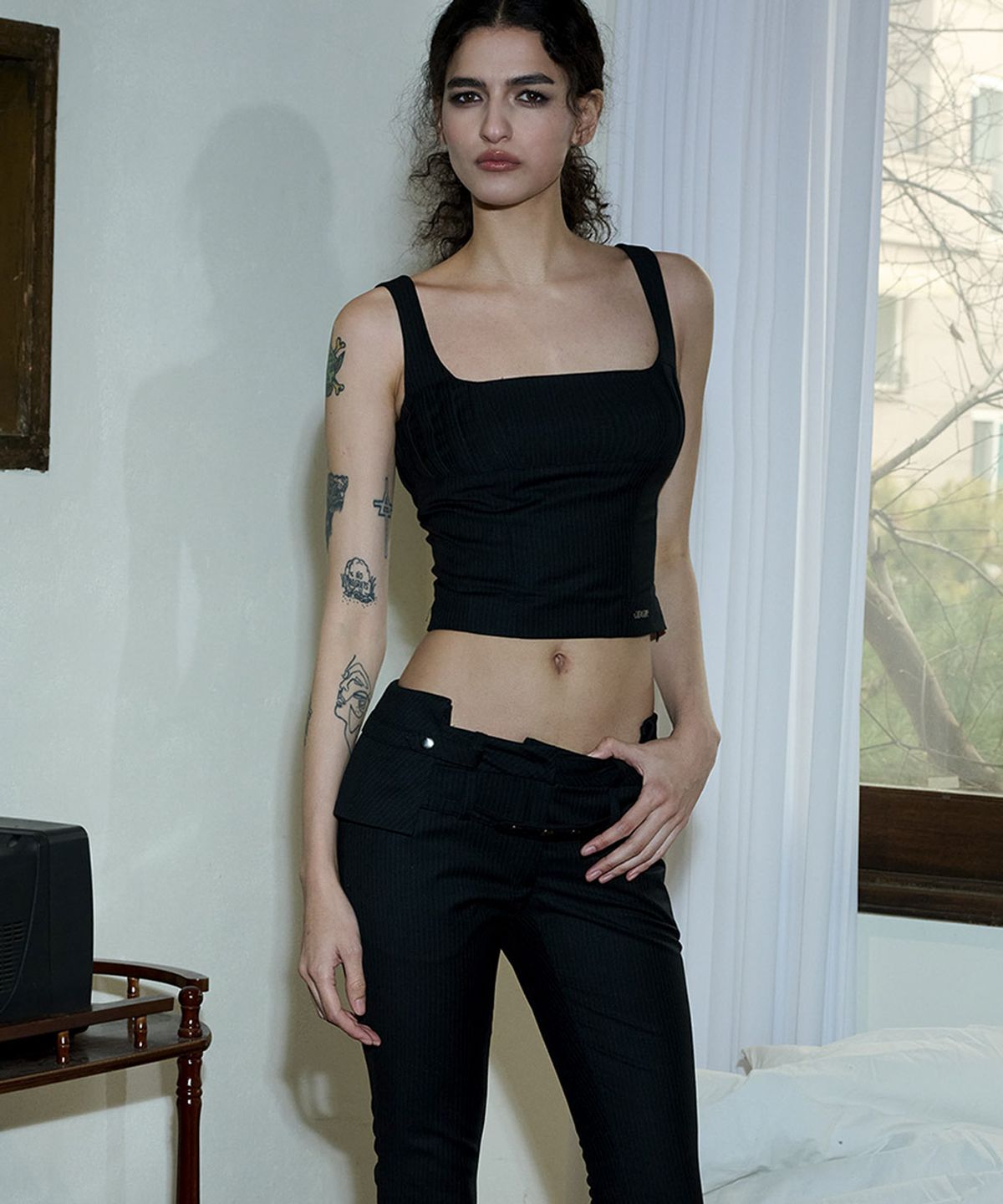 오도어(ODOR) Pin line top - Black