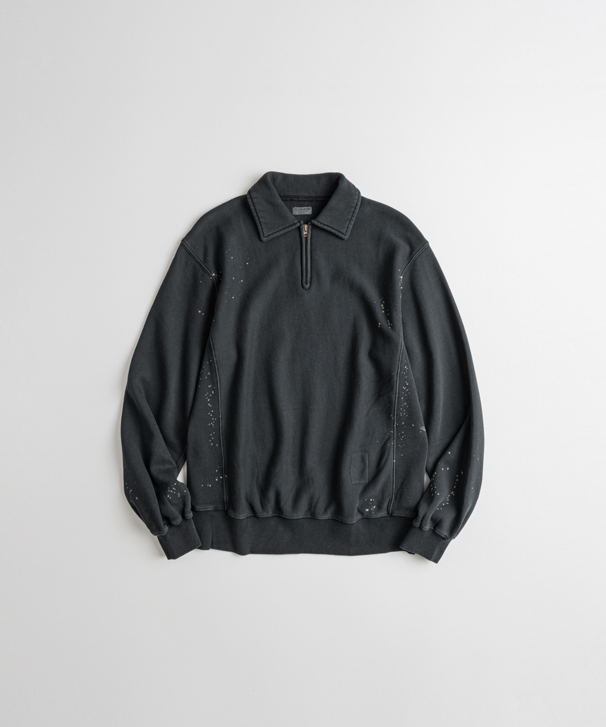 비헤비어(BEHEAVYER) DISTRESSED QUARTER ZIP SWEAT charcoal