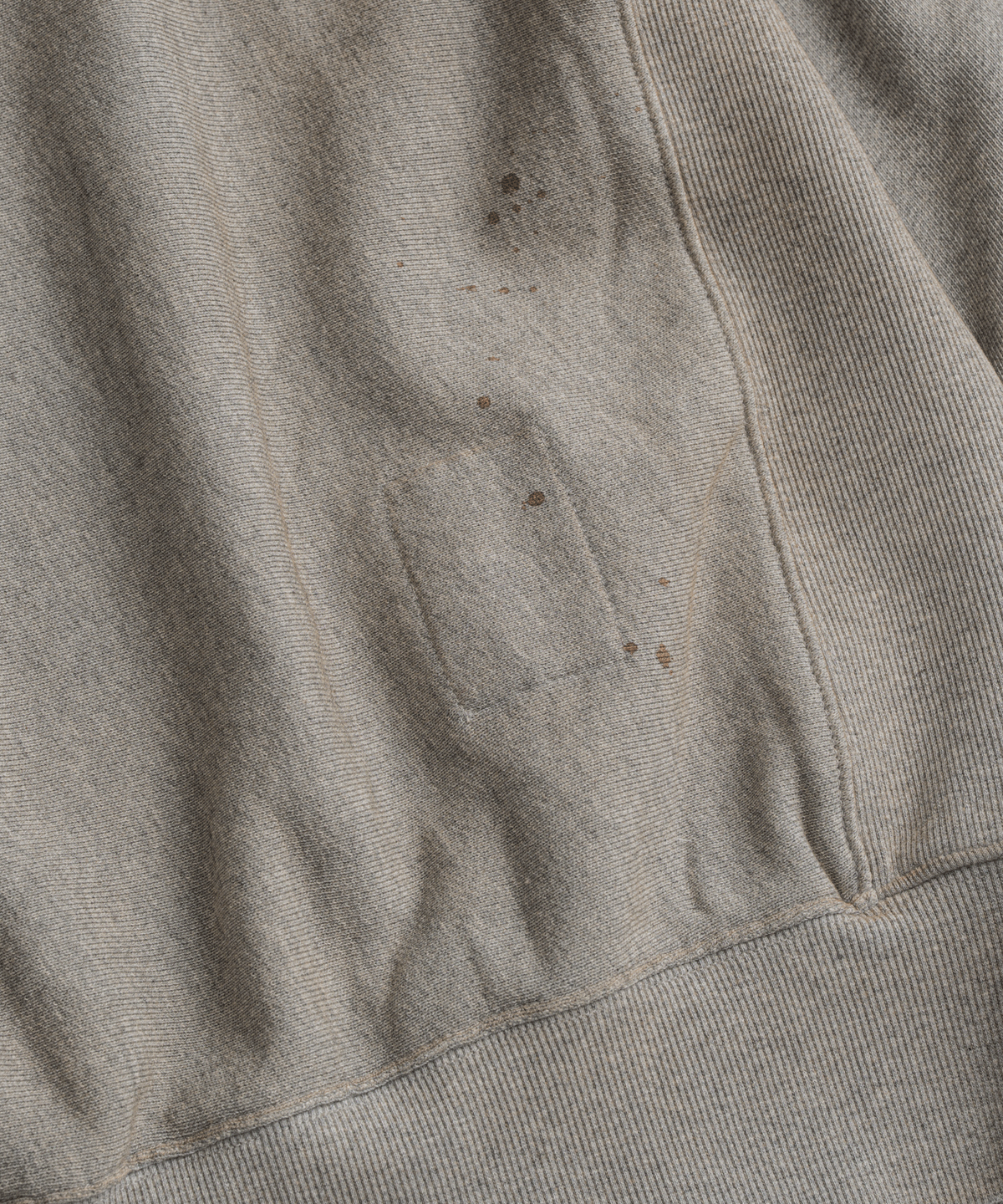비헤비어(BEHEAVYER) DISTRESSED QUARTER ZIP SWEAT dust grey