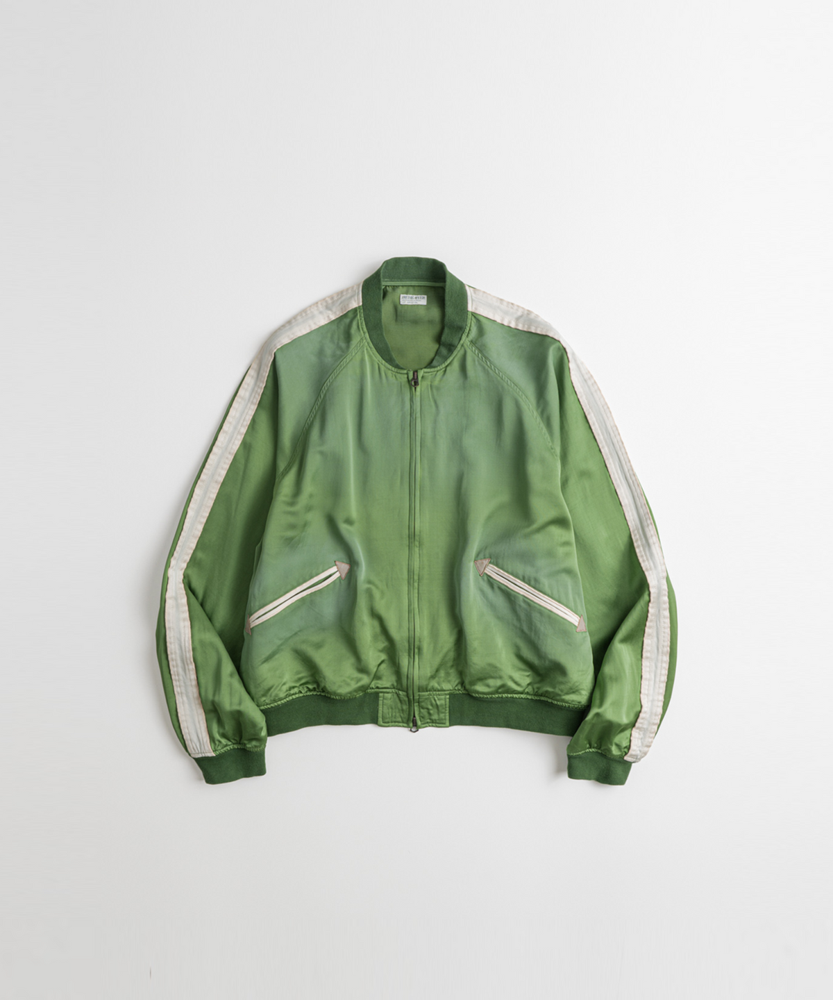 비헤비어(BEHEAVYER) WASHED WOOL SOUVENIR JACKET grass