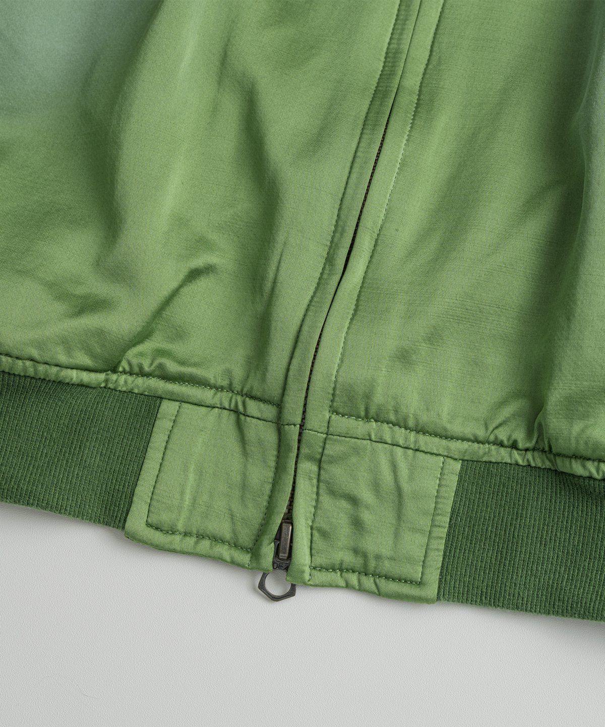 비헤비어(BEHEAVYER) WASHED WOOL SOUVENIR JACKET grass