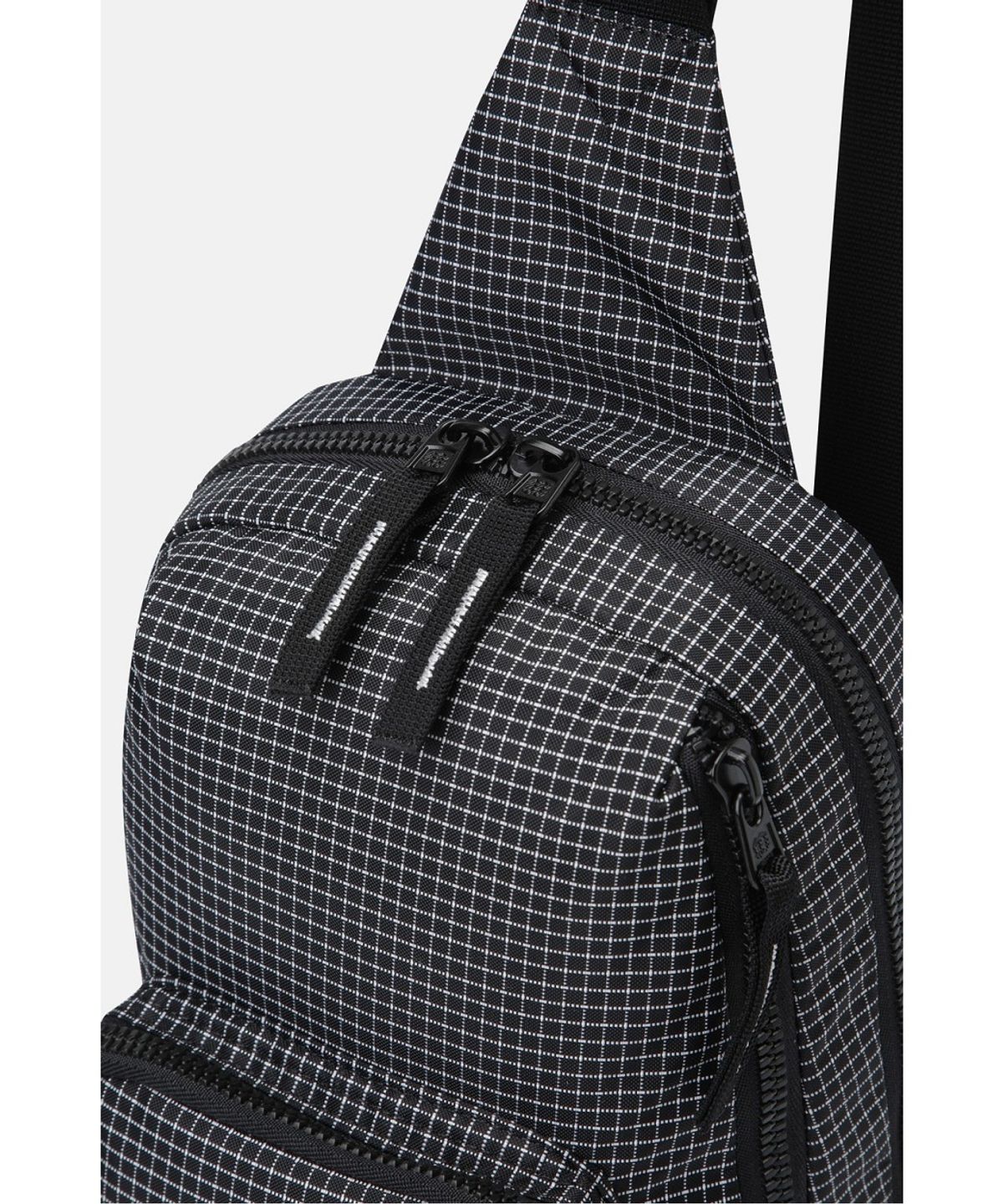 코오롱스포츠(KOLON SPORT) 하이킹 원포켓 슬링백 QEBDX26111BLK