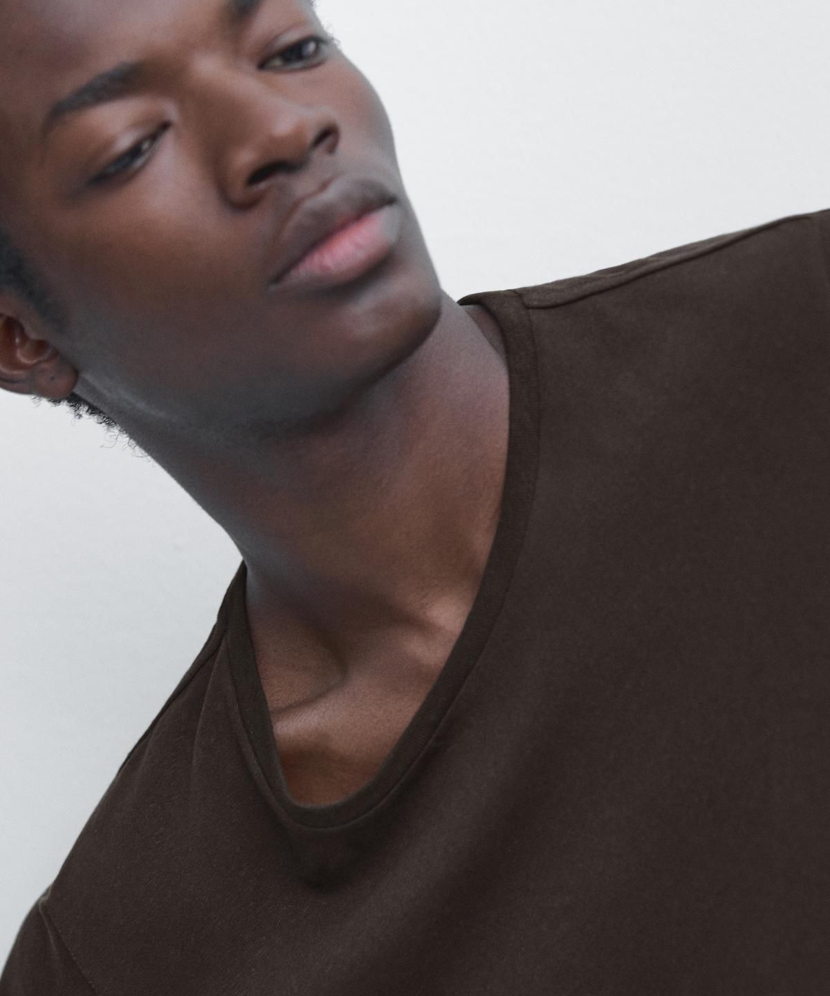 마시모두띠(MASSIMO DUTTI) 린넨 블렌드 반팔 티셔츠