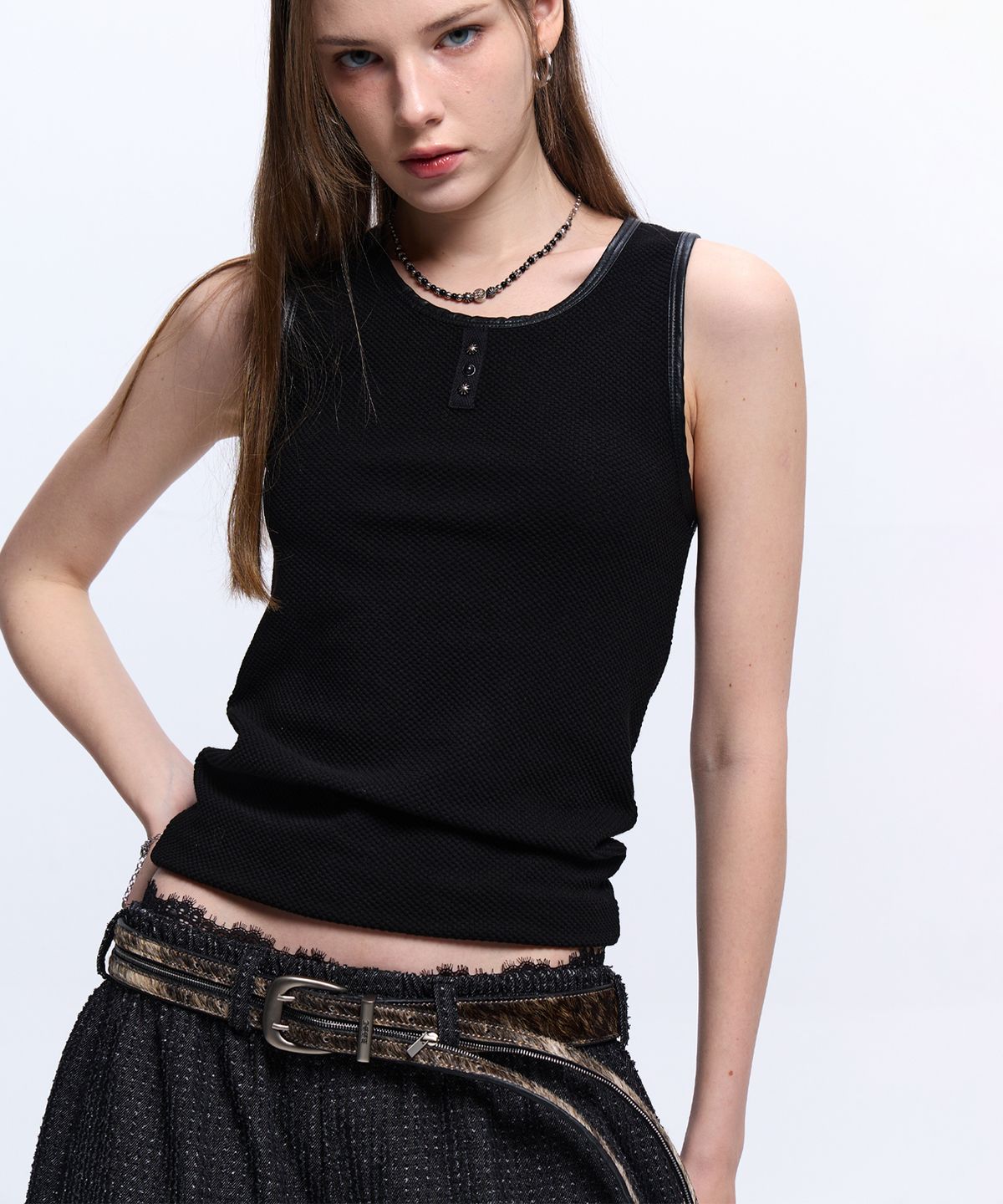 알에스에스씨(RSSC) LEATHER MIXED SLEEVELESS - BLACK