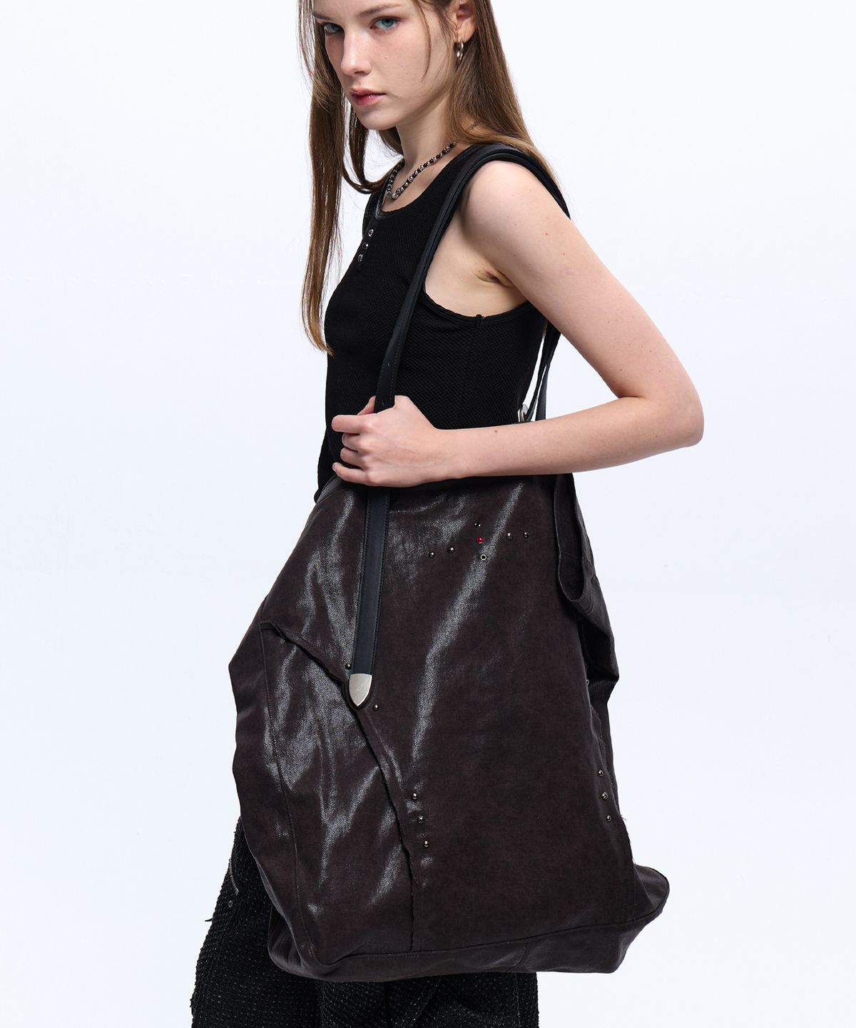 알에스에스씨(RSSC) RIVET BIG SHOULDER BAG - BROWN