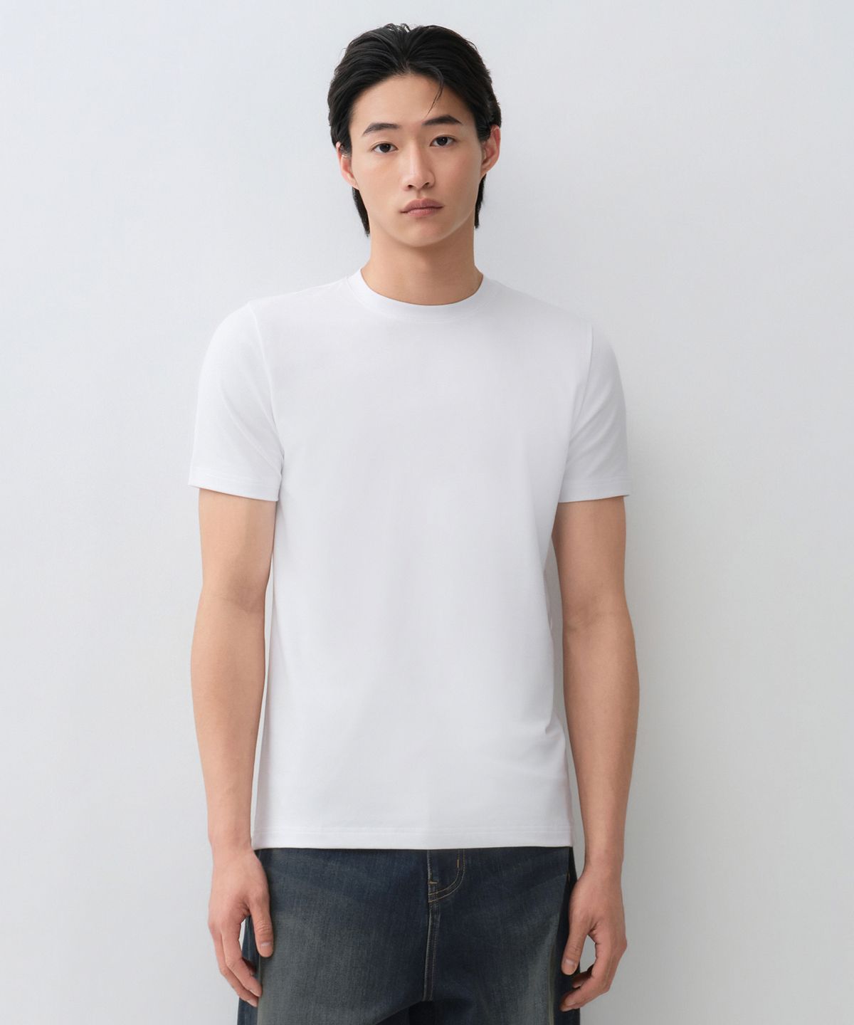무신사 스탠다드(MUSINSA STANDARD) [쿨탠다드] 머슬 핏 티셔츠 [화이트]